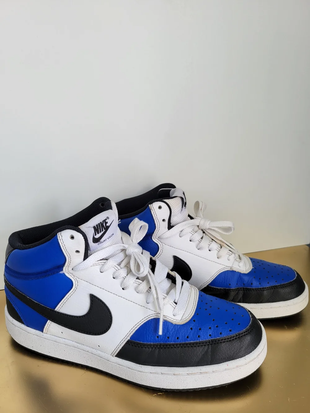 Nike Men’s Royal Blue, White & Black Mid-Top Sneakers Size 8